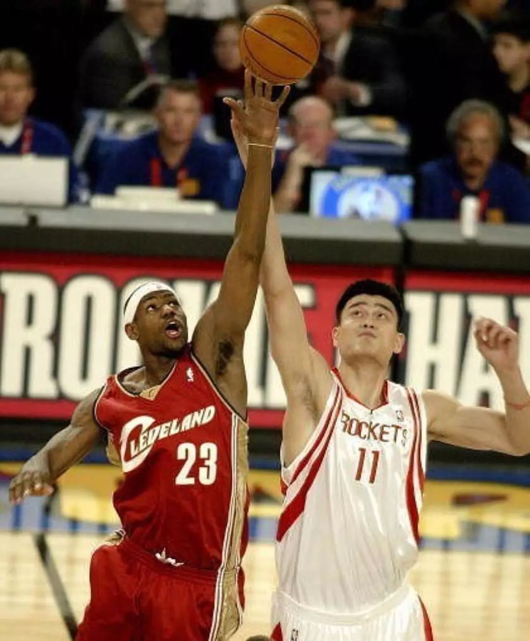 备受瞩目的 备受瞩目的