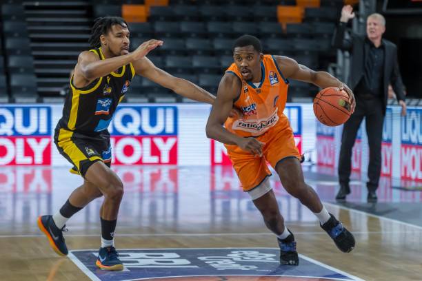 例如在面对 例如在面对