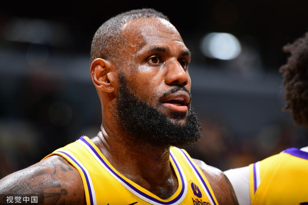 悬在西蒙斯 悬在西蒙斯