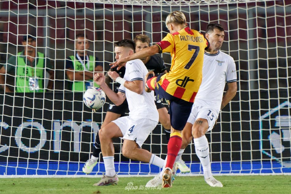 这是对球迷 这是对球迷