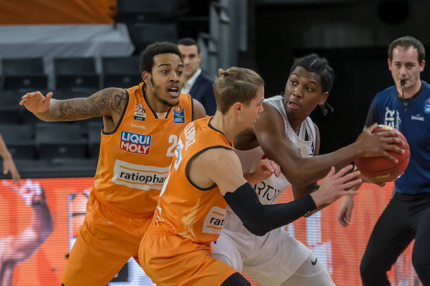 它为球队提 它为球队提