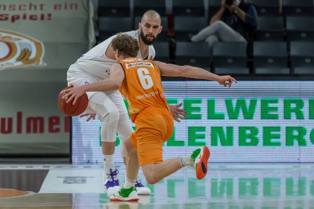 薪资结构以 薪资结构以